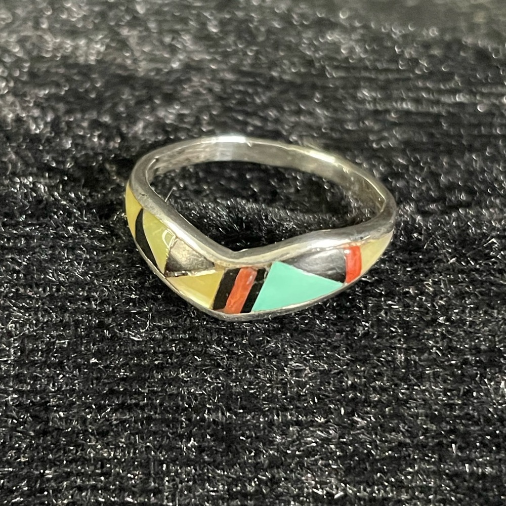 Zuni inlay ring size 7 1/4.